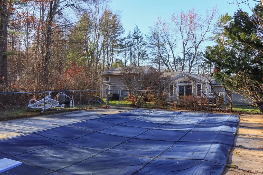 11 Wellesley Drive Pelham NH 03076