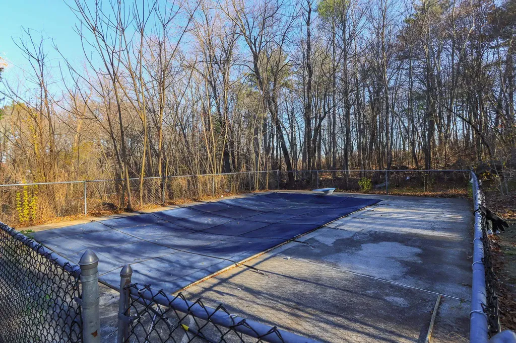 11 Wellesley Drive Pelham NH 03076