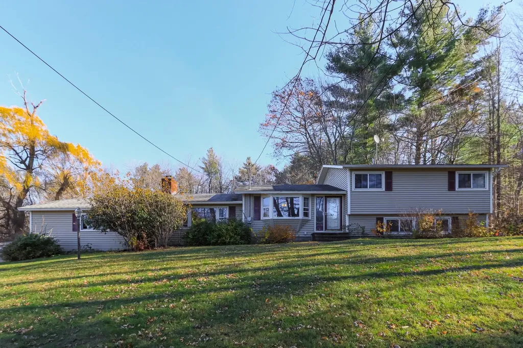 11 Wellesley Drive Pelham NH 03076