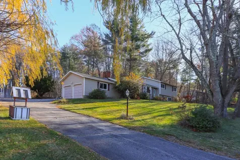 11 Wellesley Drive Pelham NH 03076