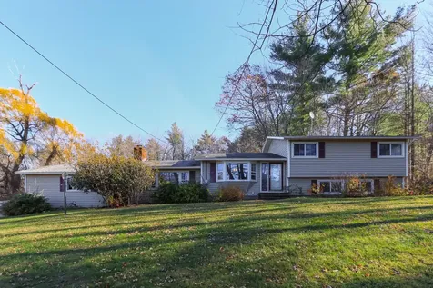 11 Wellesley Drive Pelham NH 03076
