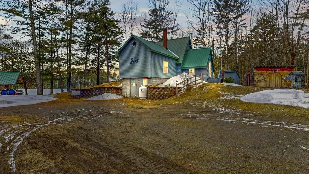 15 Hamlin Loop Bingham ME 04942