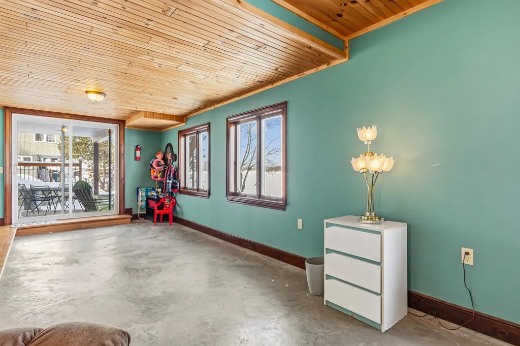 4012 Vt Route 114 Canaan VT 05903