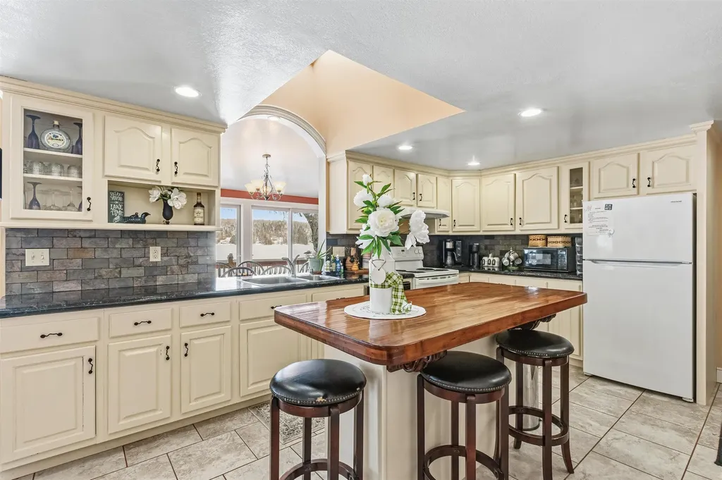 4012 Vt Route 114 Canaan VT 05903