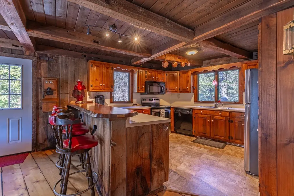 373 Vermont Route 11 Londonderry VT 05148