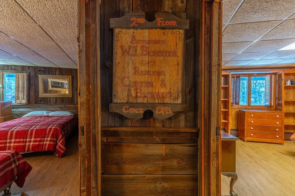 373 Vermont Route 11 Londonderry VT 05148