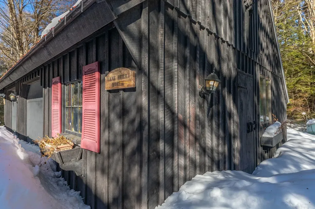 373 Vermont Route 11 Londonderry VT 05148