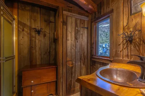 373 Vermont Route 11 Londonderry VT 05148