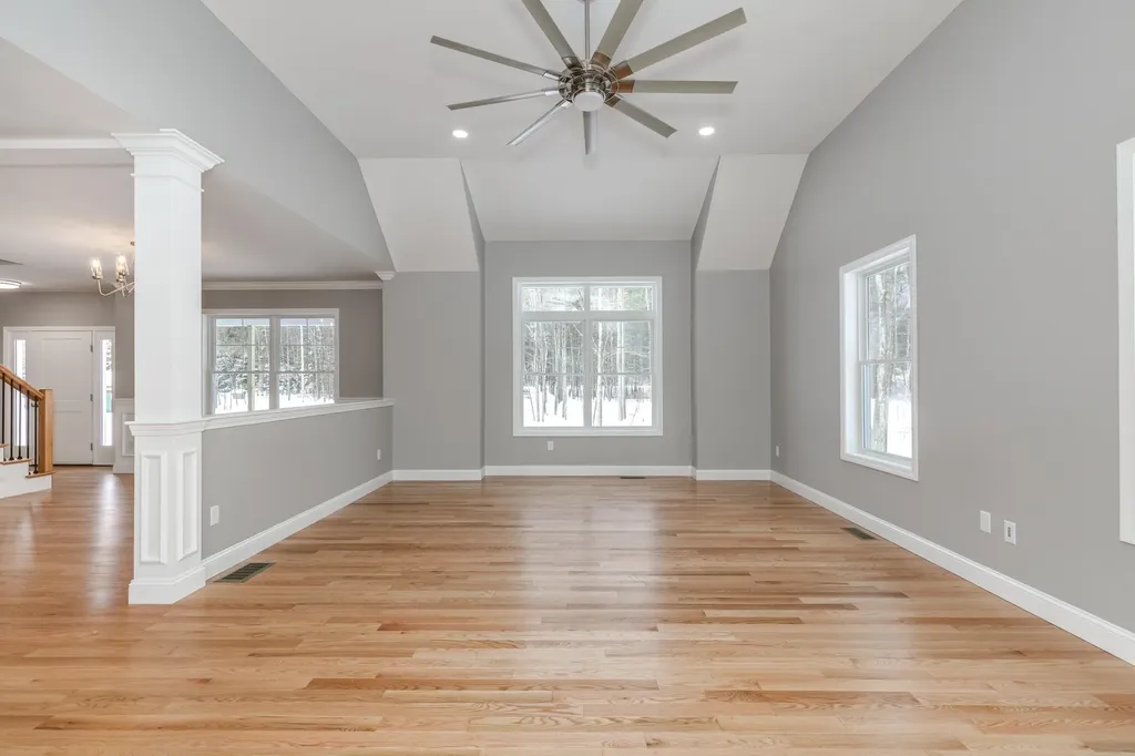 821 Cross Country Road Pembroke NH 03275