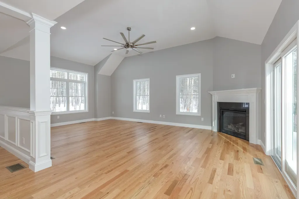 821 Cross Country Road Pembroke NH 03275