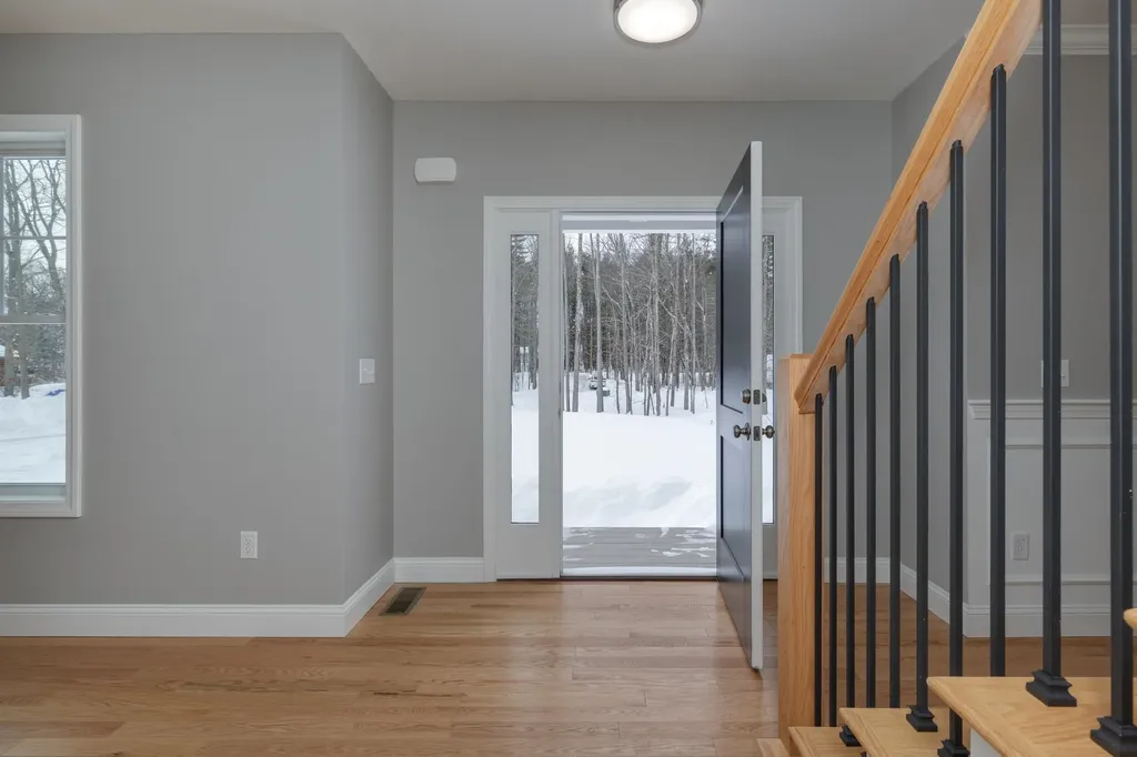 821 Cross Country Road Pembroke NH 03275