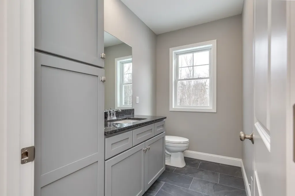 821 Cross Country Road Pembroke NH 03275