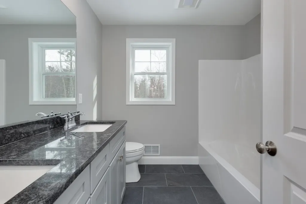 821 Cross Country Road Pembroke NH 03275