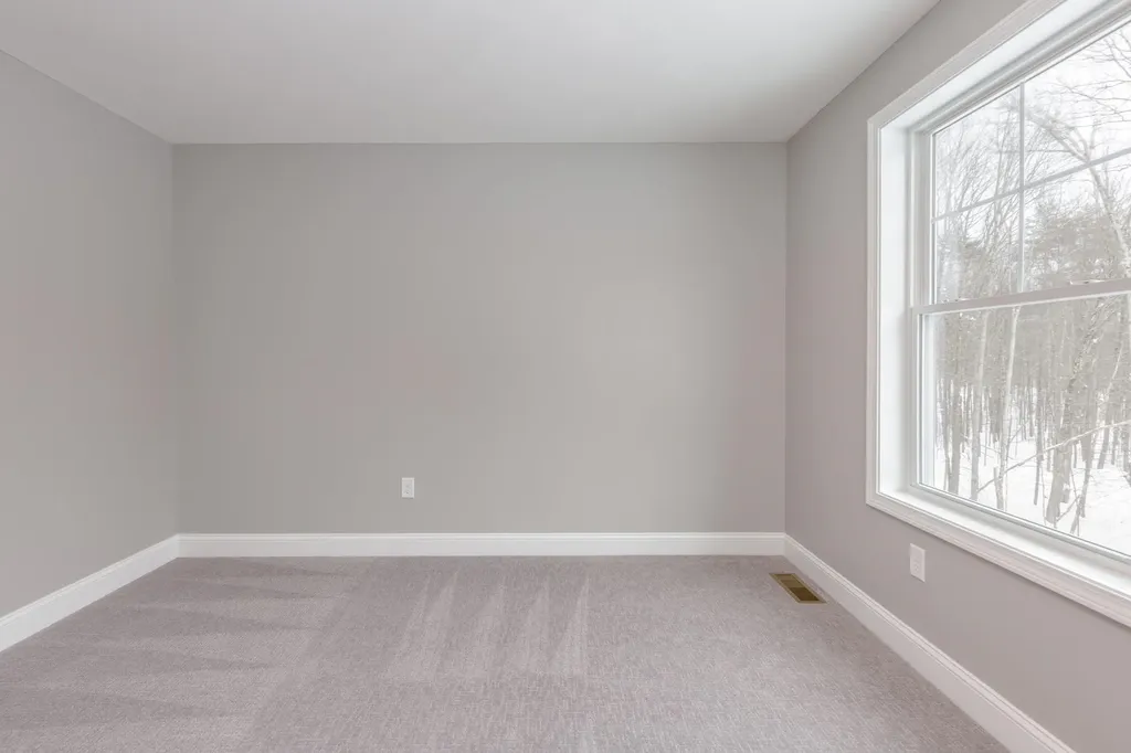 821 Cross Country Road Pembroke NH 03275