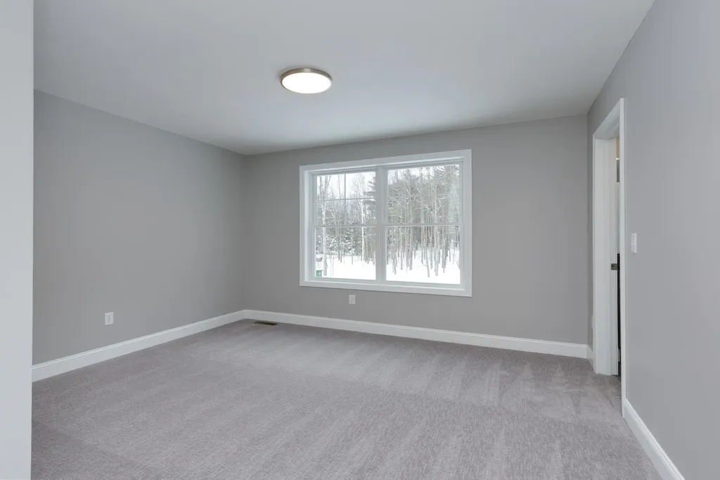 821 Cross Country Road Pembroke NH 03275