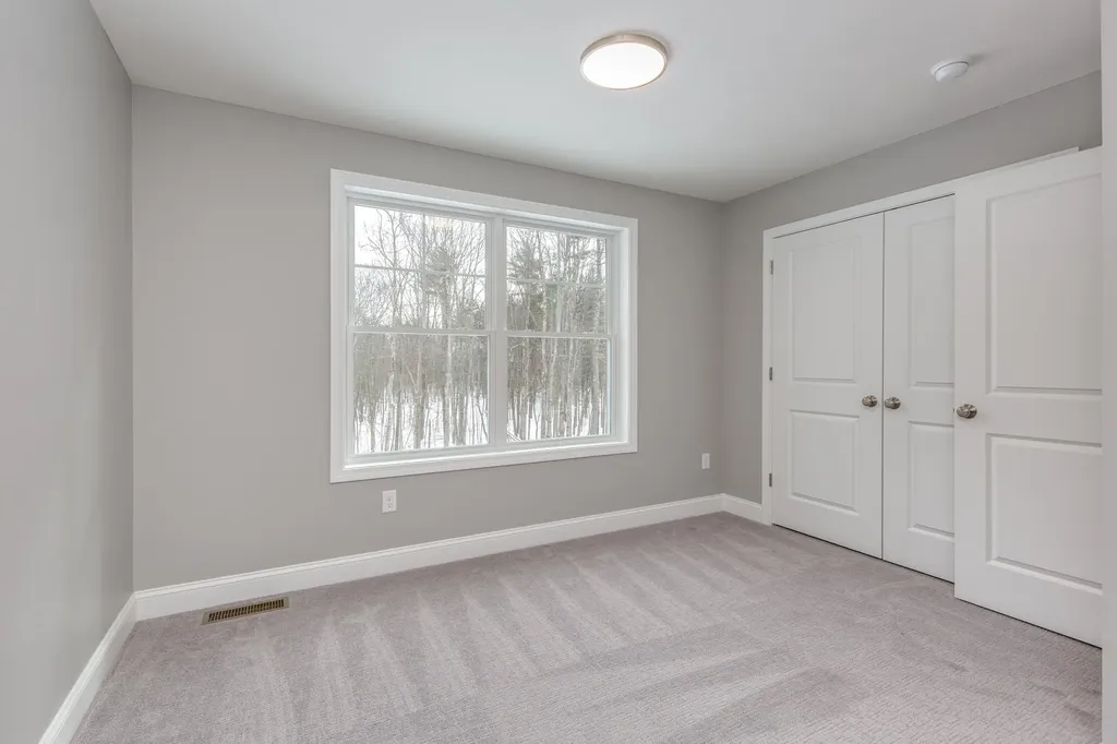 821 Cross Country Road Pembroke NH 03275