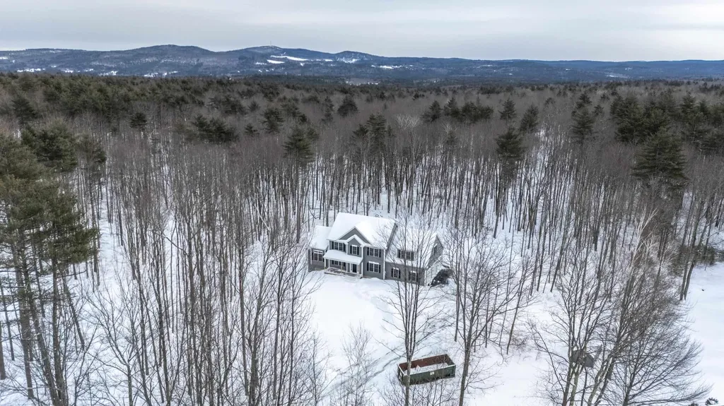 821 Cross Country Road Pembroke NH 03275