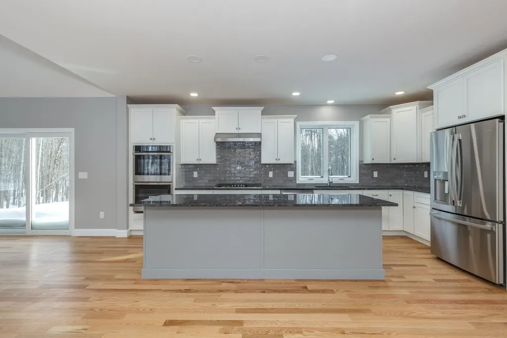 821 Cross Country Road Pembroke NH 03275