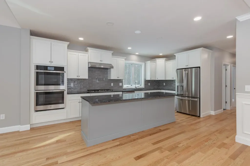 821 Cross Country Road Pembroke NH 03275