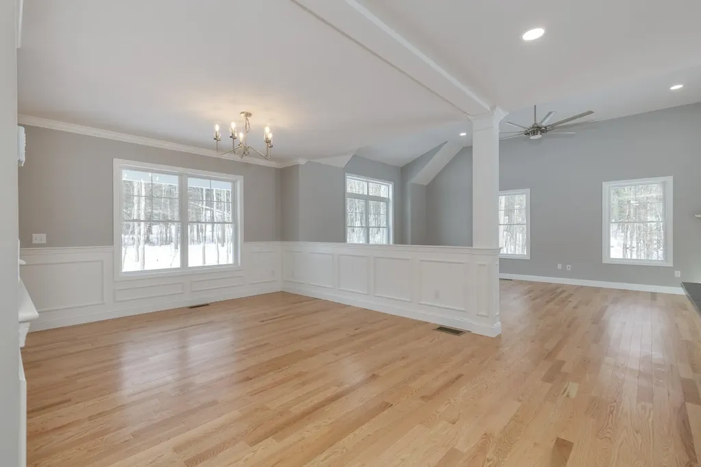 821 Cross Country Road Pembroke NH 03275