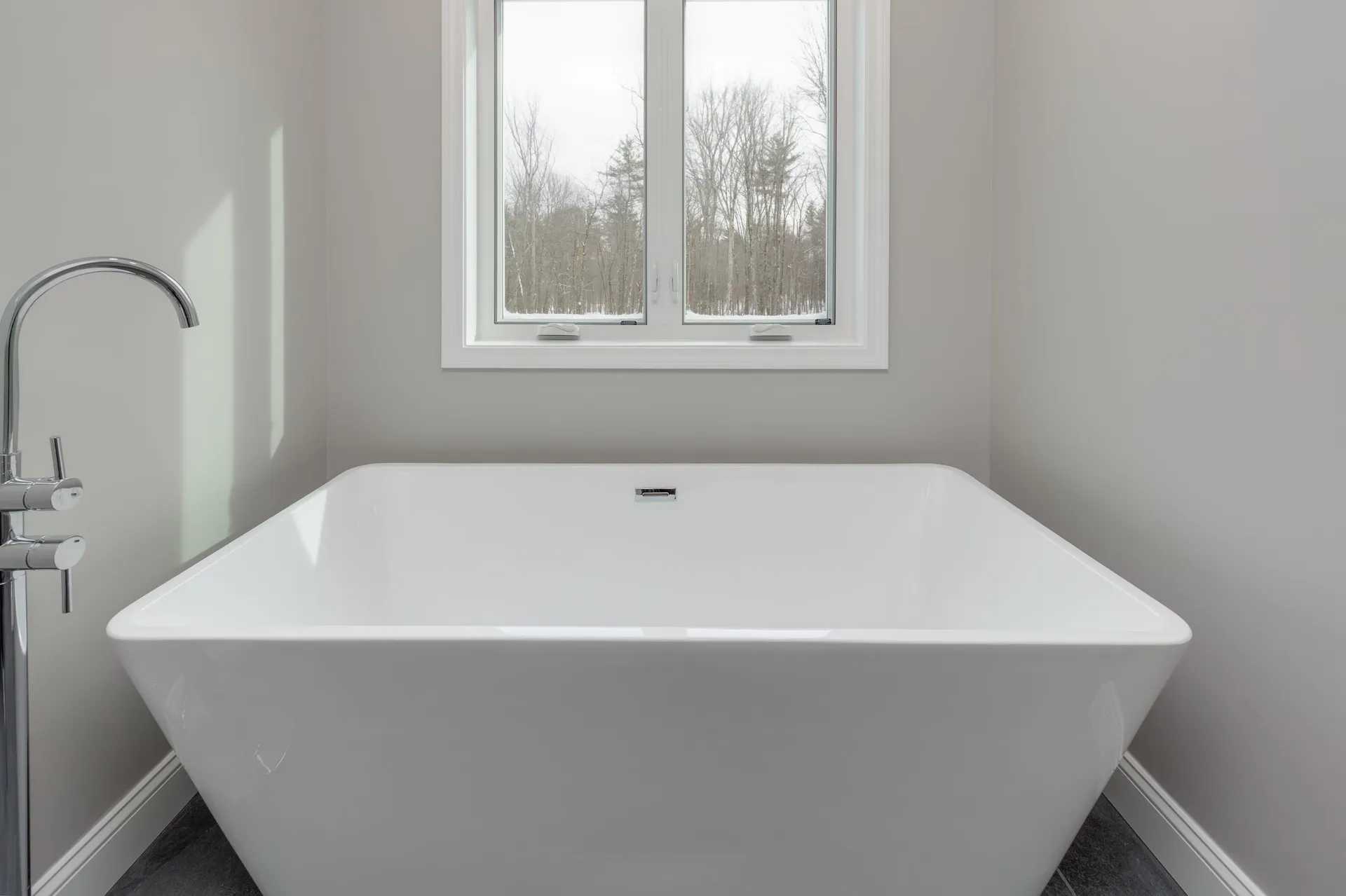 821 Cross Country Road Pembroke NH 03275