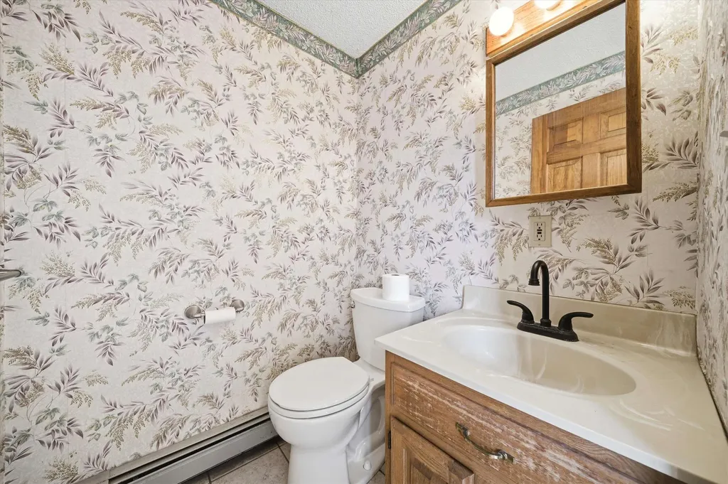 24 Etta Lane Weare NH 03281