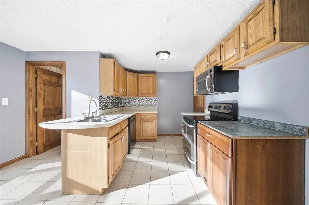 24 Etta Lane Weare NH 03281