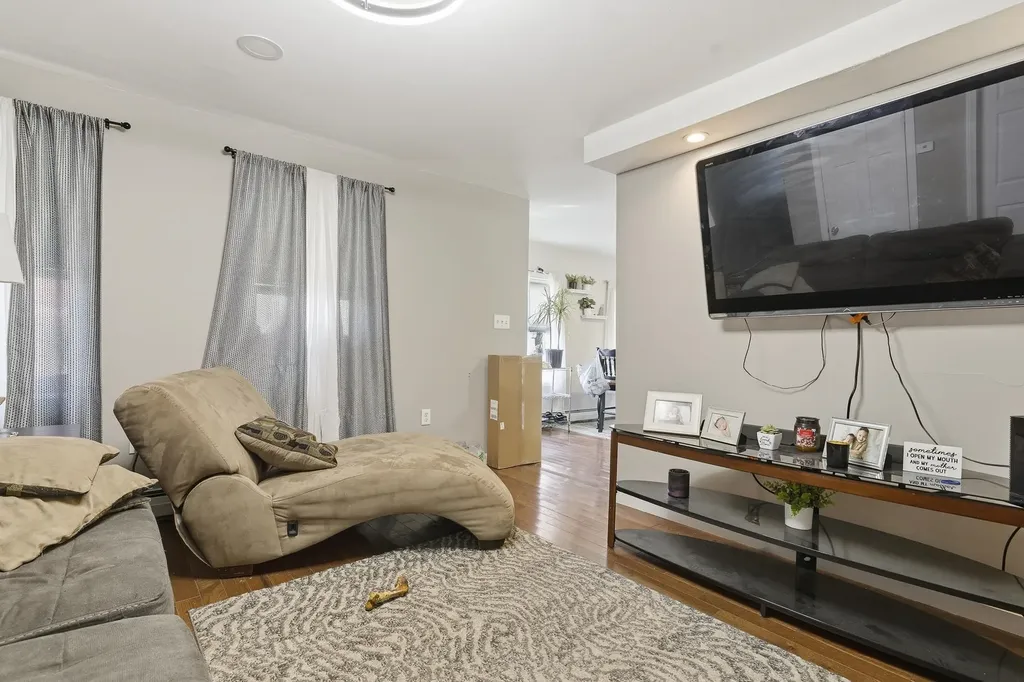 158 Court Street Laconia NH 03246