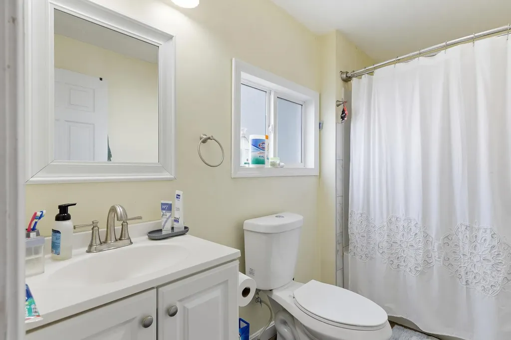 158 Court Street Laconia NH 03246