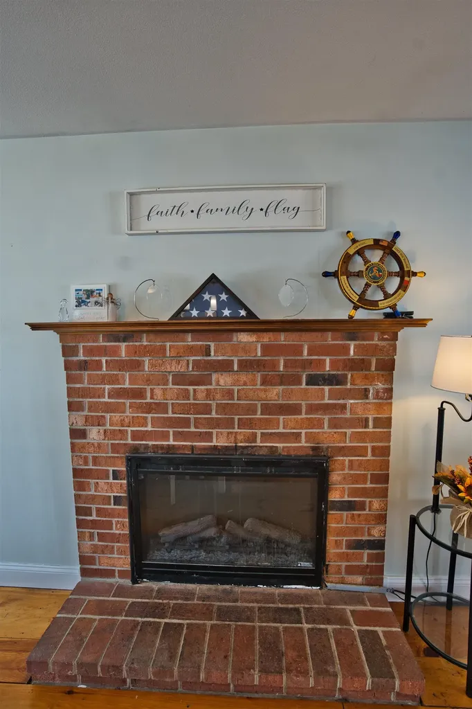 78 Lynwood Lane Manchester NH 03109