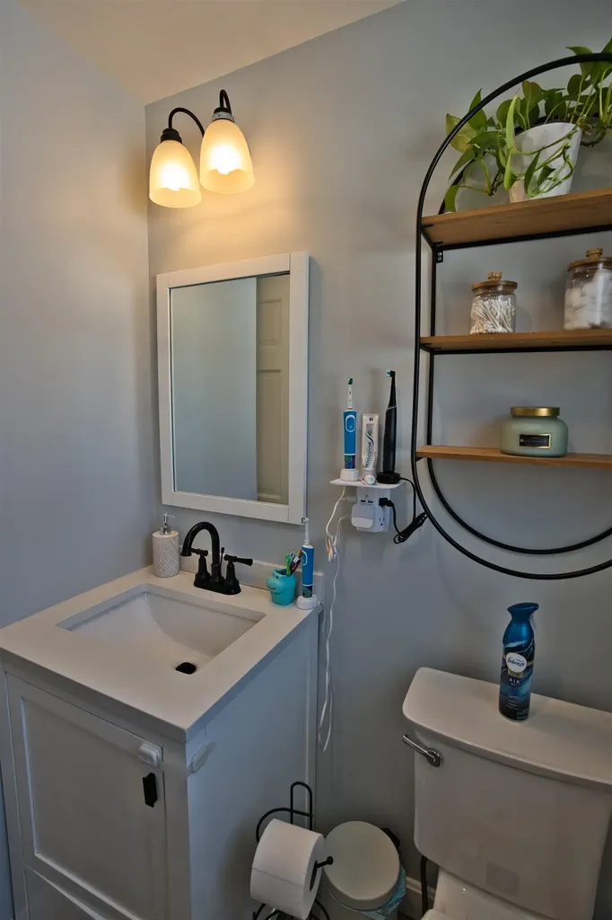 78 Lynwood Lane Manchester NH 03109