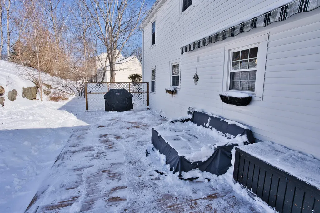 78 Lynwood Lane Manchester NH 03109