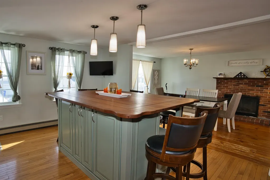 78 Lynwood Lane Manchester NH 03109