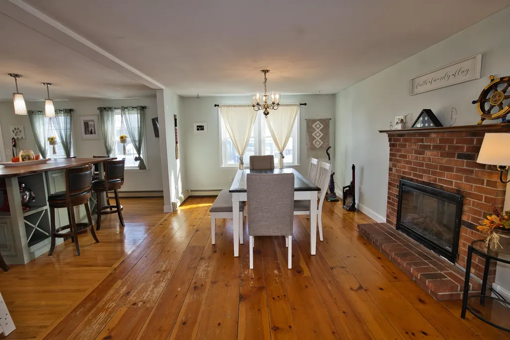 78 Lynwood Lane Manchester NH 03109