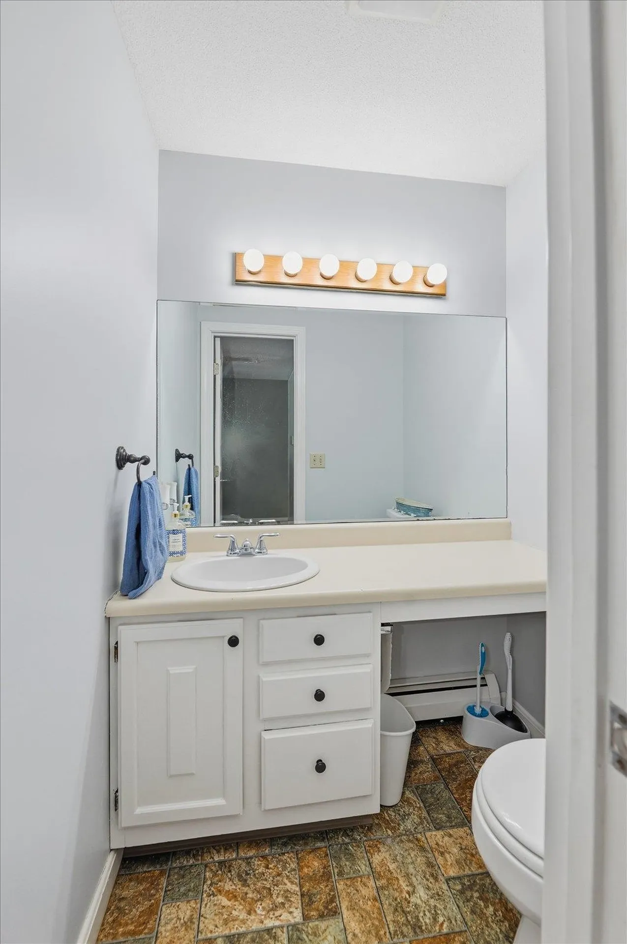 29 Perry Lane Swanzey NH 03446