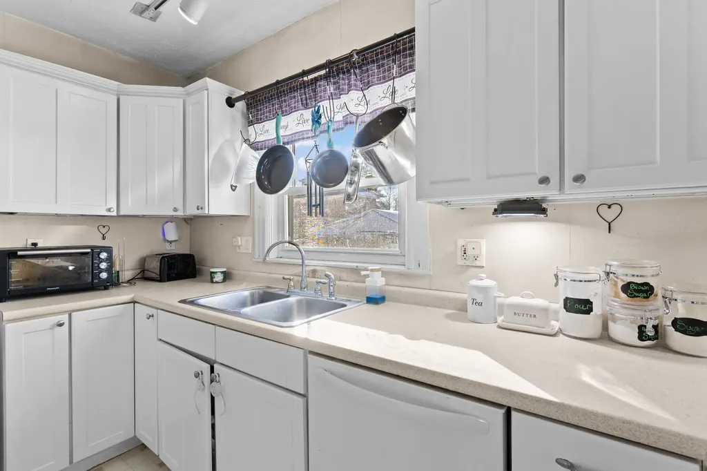 148 Cypress Street Manchester NH 03103