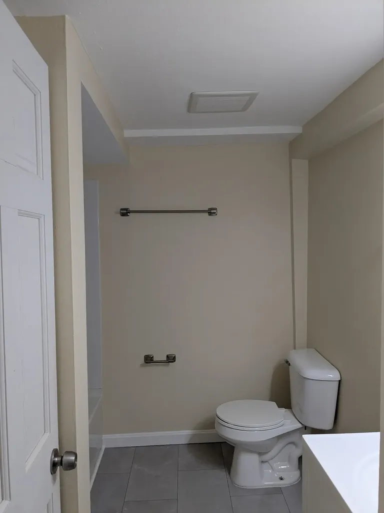 82 High Street Stratham NH 03885