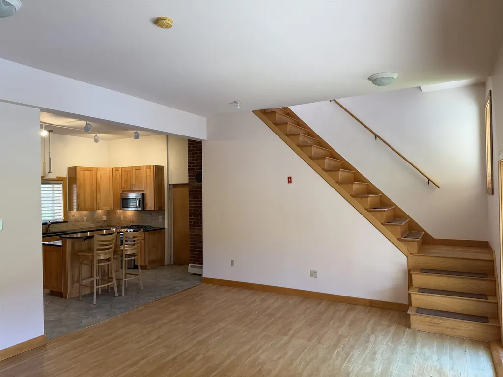104 Upper Stonehouse Mountain Road Orford NH 03777