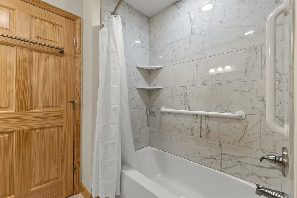 139 Buttonwood Drive Brattleboro VT 05301