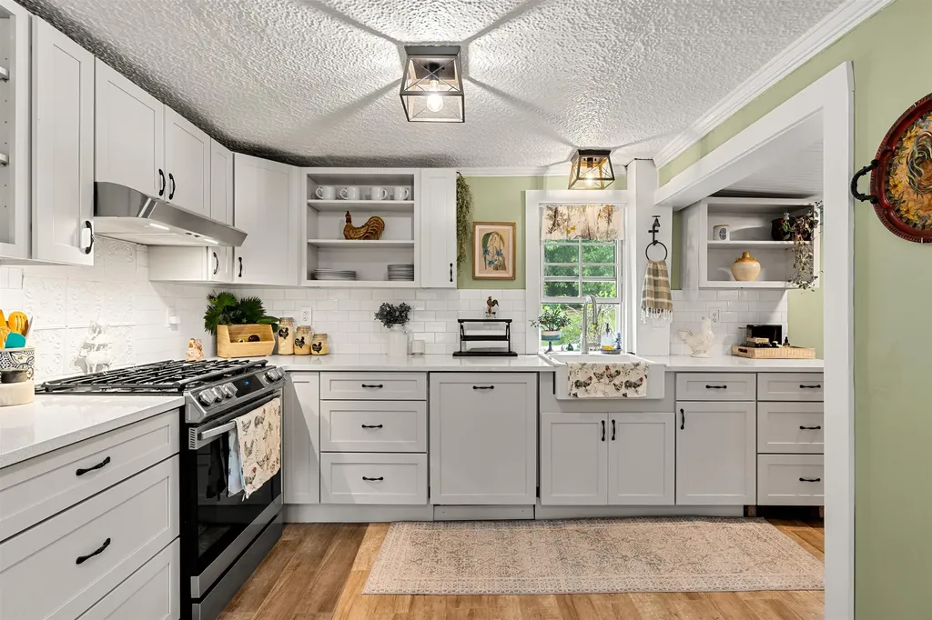 415 Flanders Memorial Road Weare NH 03281