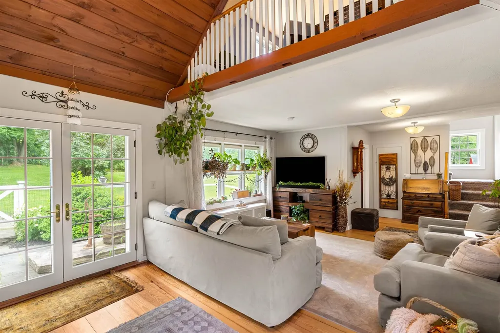 415 Flanders Memorial Road Weare NH 03281