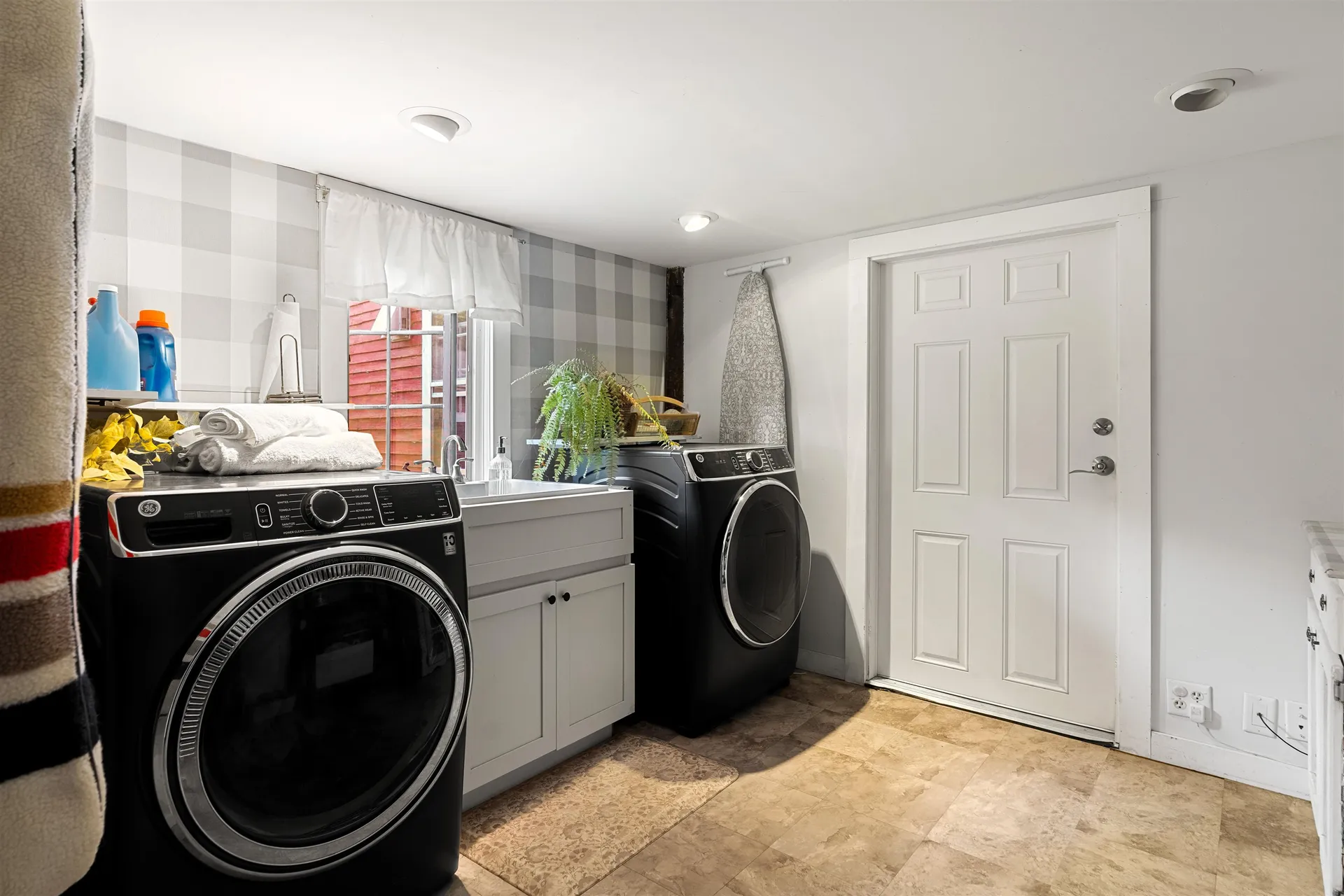 415 Flanders Memorial Road Weare NH 03281