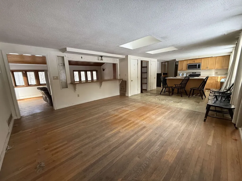 256 Middle Branch Road New Boston NH 03070