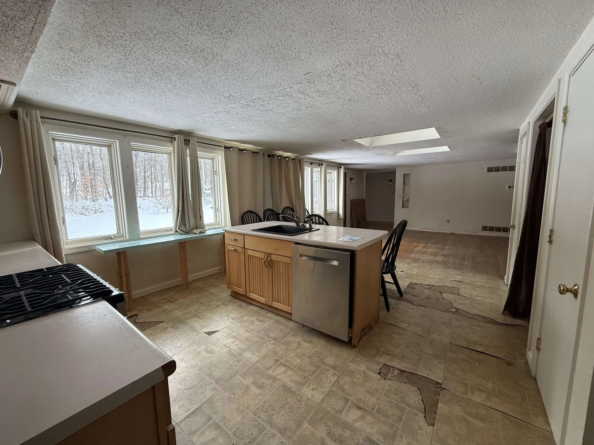 256 Middle Branch Road New Boston NH 03070