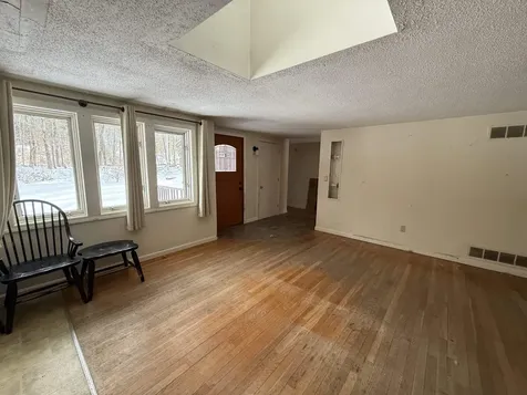 256 Middle Branch Road New Boston NH 03070