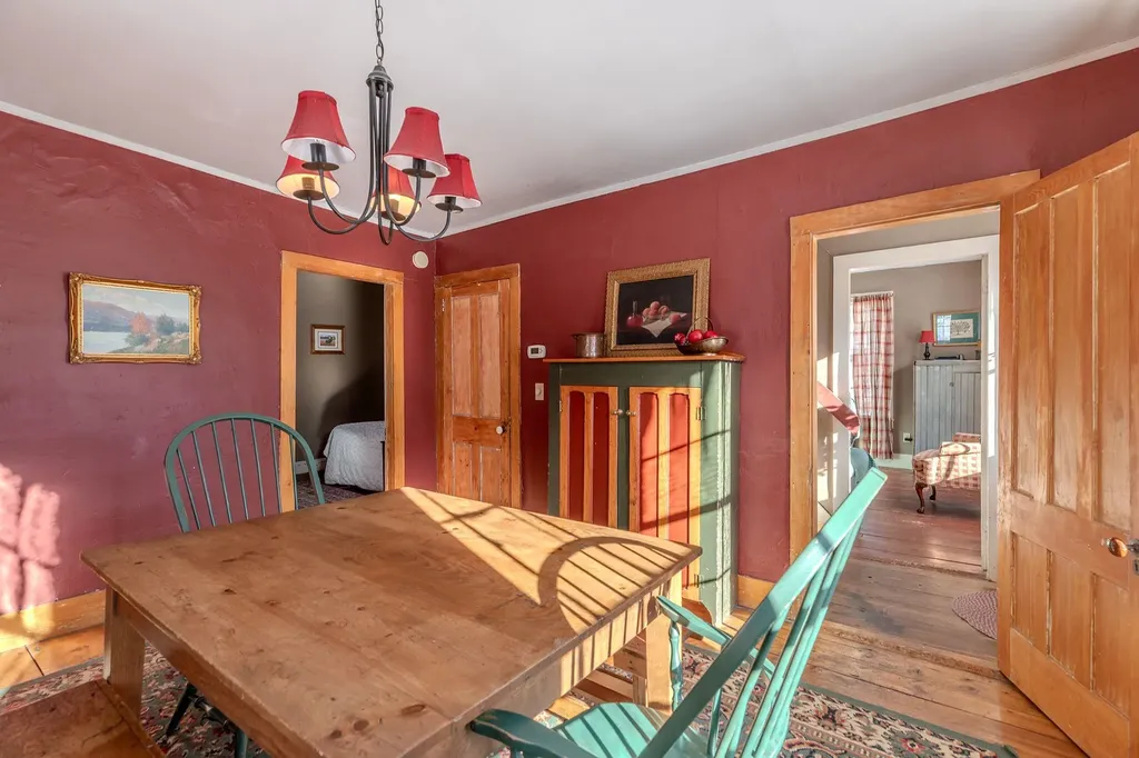 83 Depot Street Jamaica VT 05343