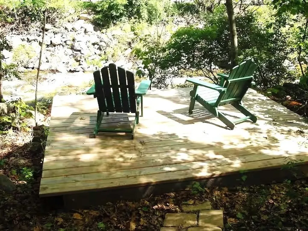 83 Depot Street Jamaica VT 05343