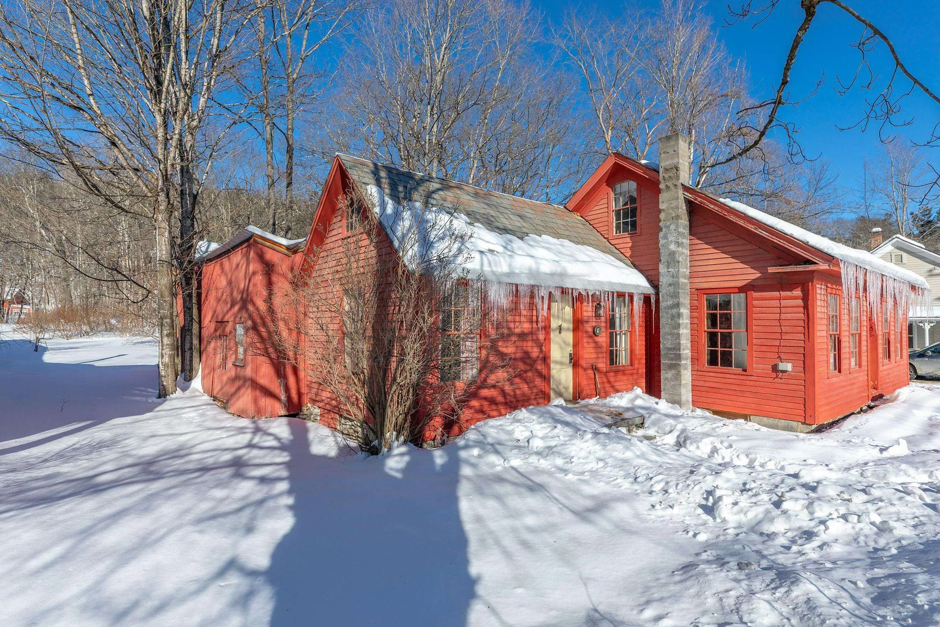 83 Depot Street Jamaica VT 05343