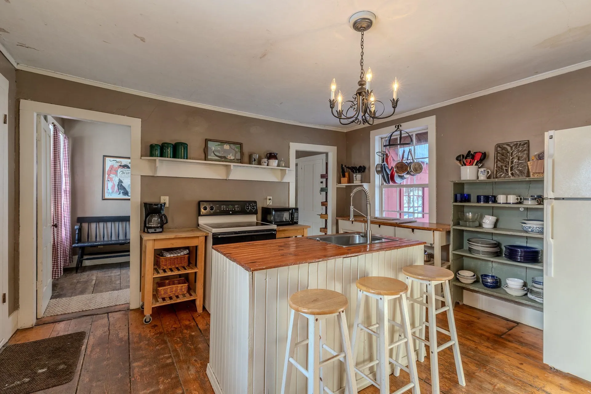 83 Depot Street Jamaica VT 05343