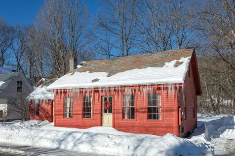 83 Depot Street Jamaica VT 05343
